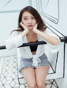 女人做爰的全部过程A片-踩踏美女